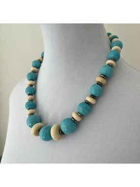 VINTAGE Graduated Bead Necklace Blue Cream Push Button Clasp 18" Classic Chic